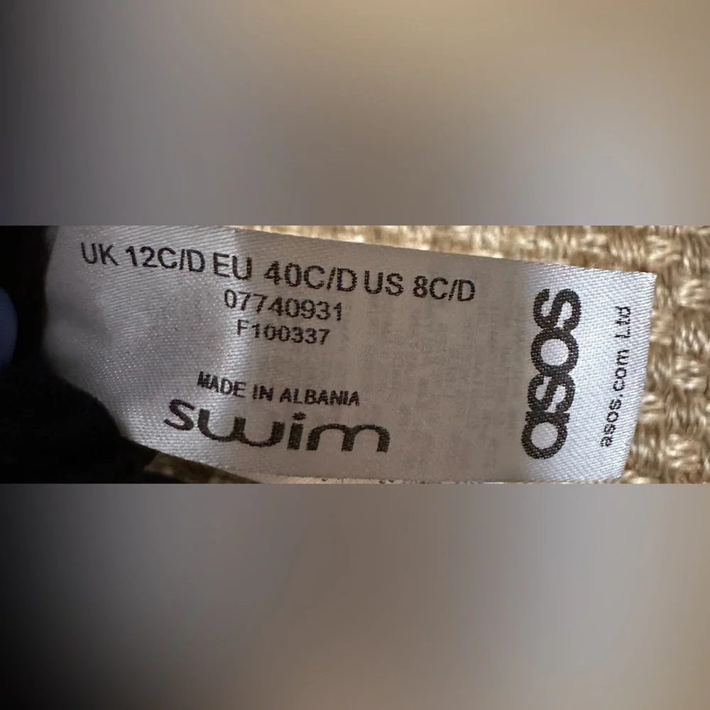 Black Strapless Swimsuit with Scalloped Edges - Picture 7 of 8